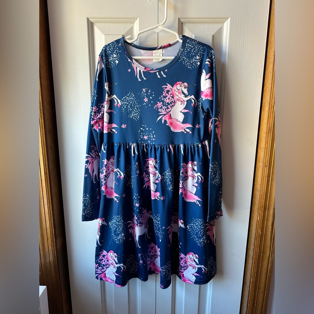 Long sleeve unicorn play dress size 6